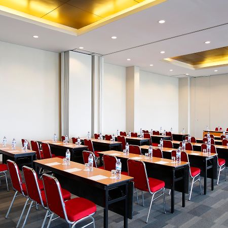 Amaris Hotel Palembang Exterior photo