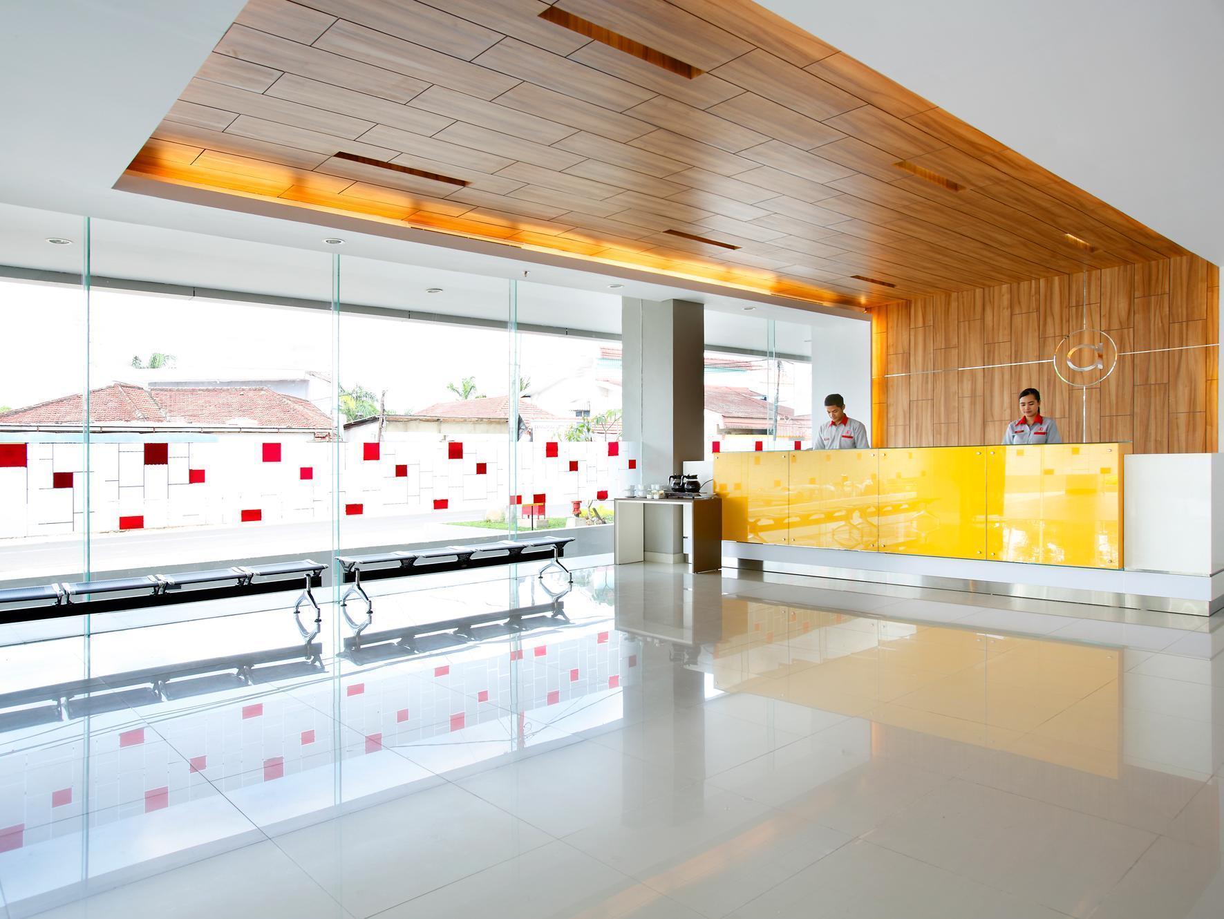 Amaris Hotel Palembang Exterior photo